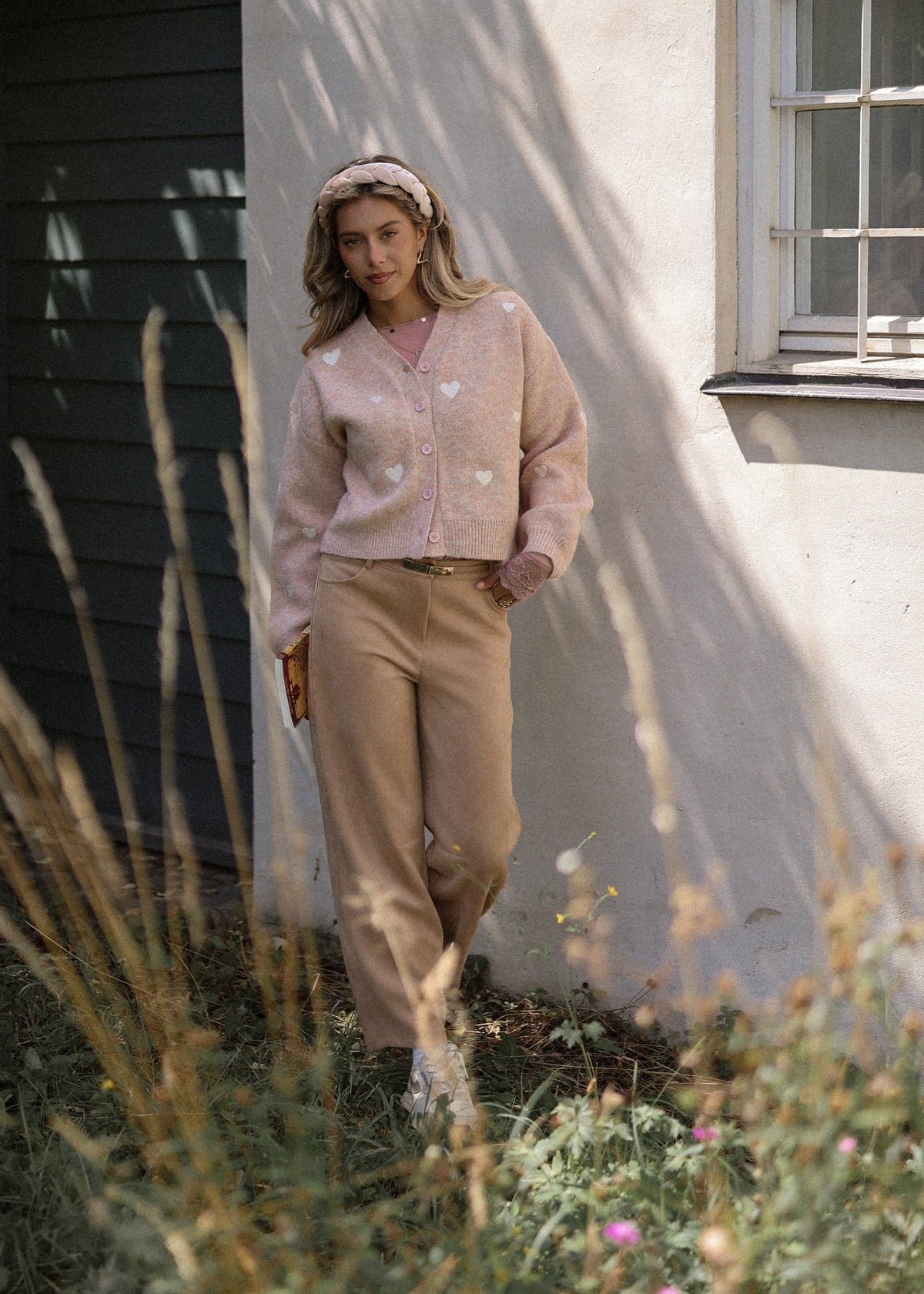 Cardigan avec cœurs blancs - beige