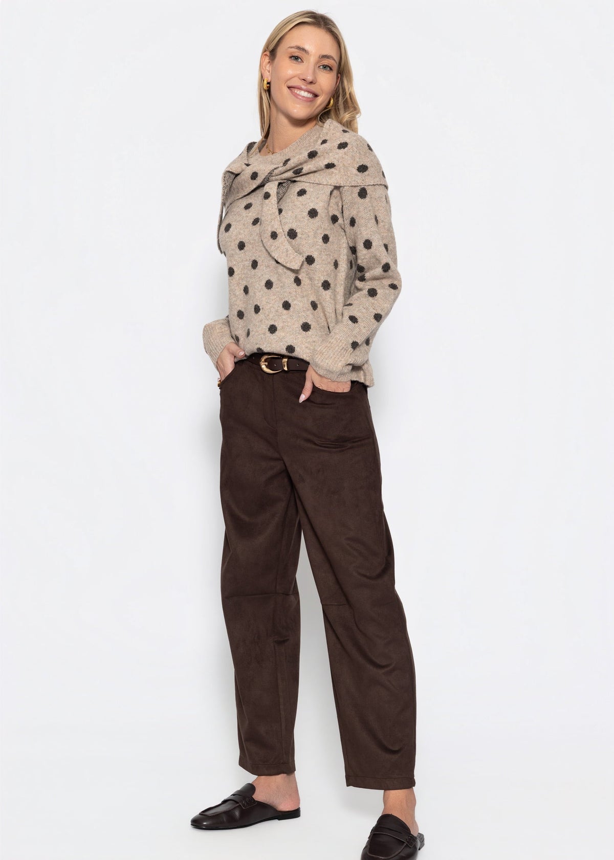 Pull à pois avec écharpe - beige