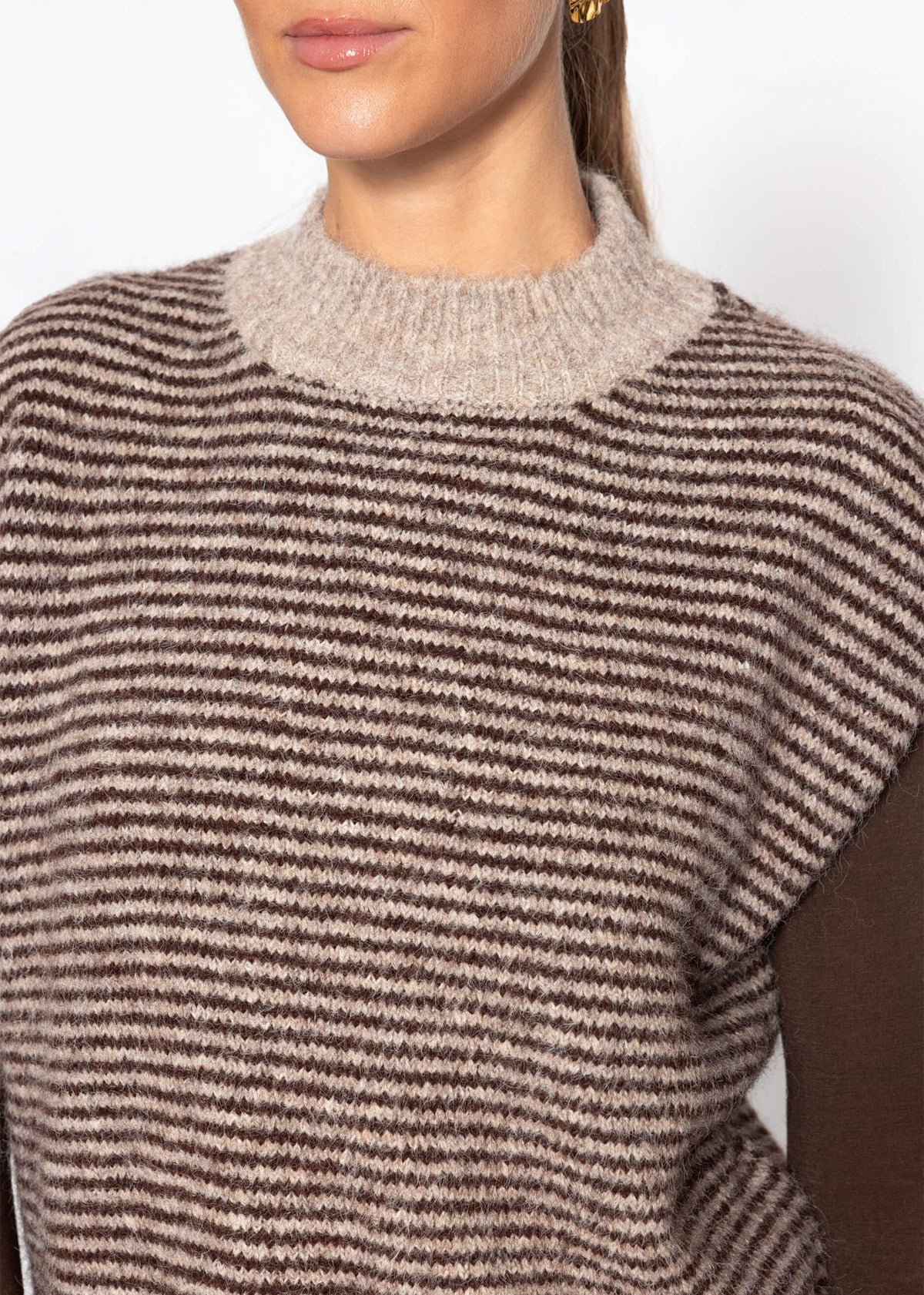 Gilet rayé avec col montant - marron-beige