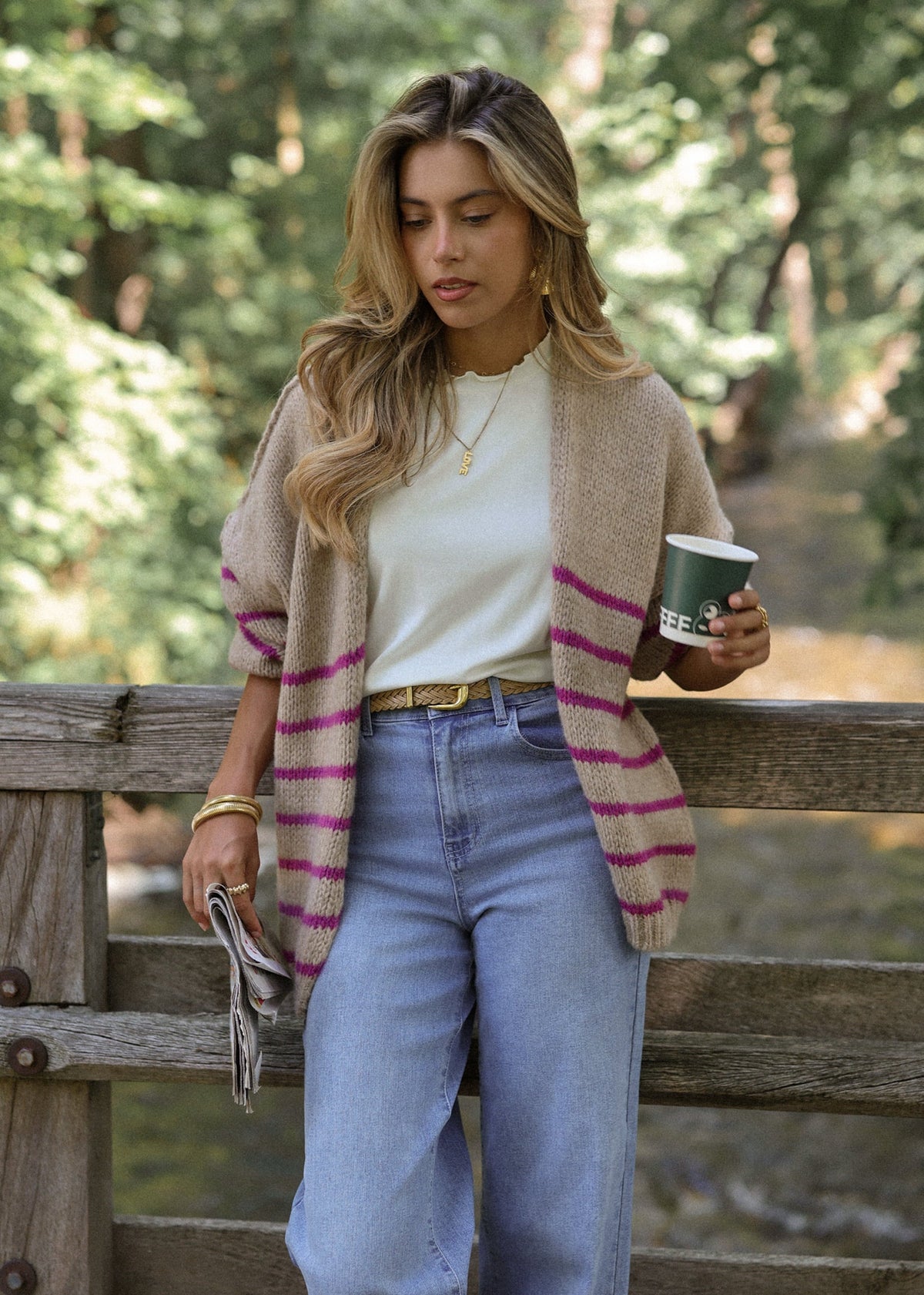 Cardigan rayé avec coutures extérieures - beige-berry