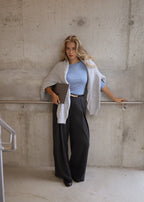 Cardigan en tricot épais avec motif en torsades - gris clair