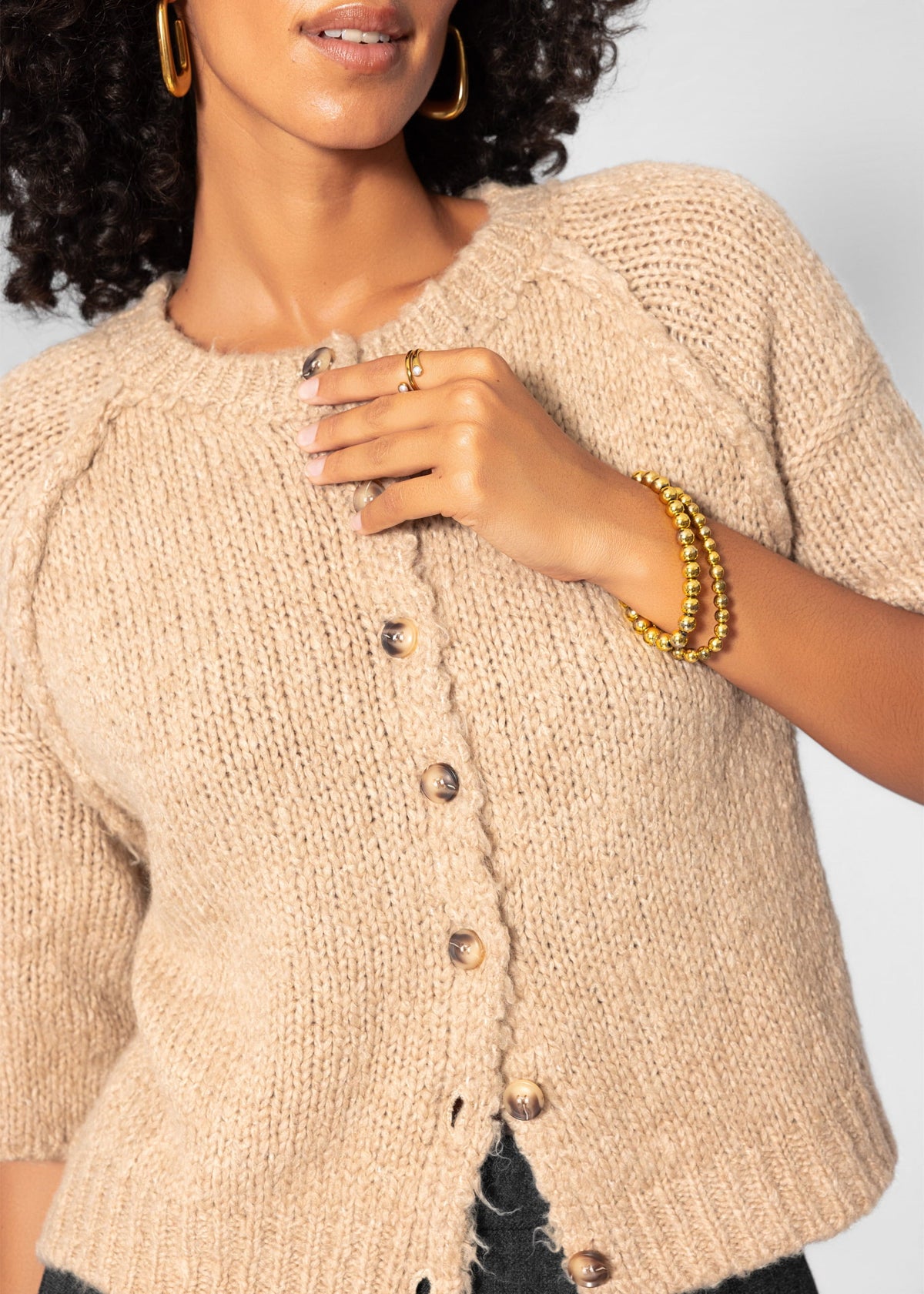 Cardigan à manches courtes avec coutures apparentes - beige
