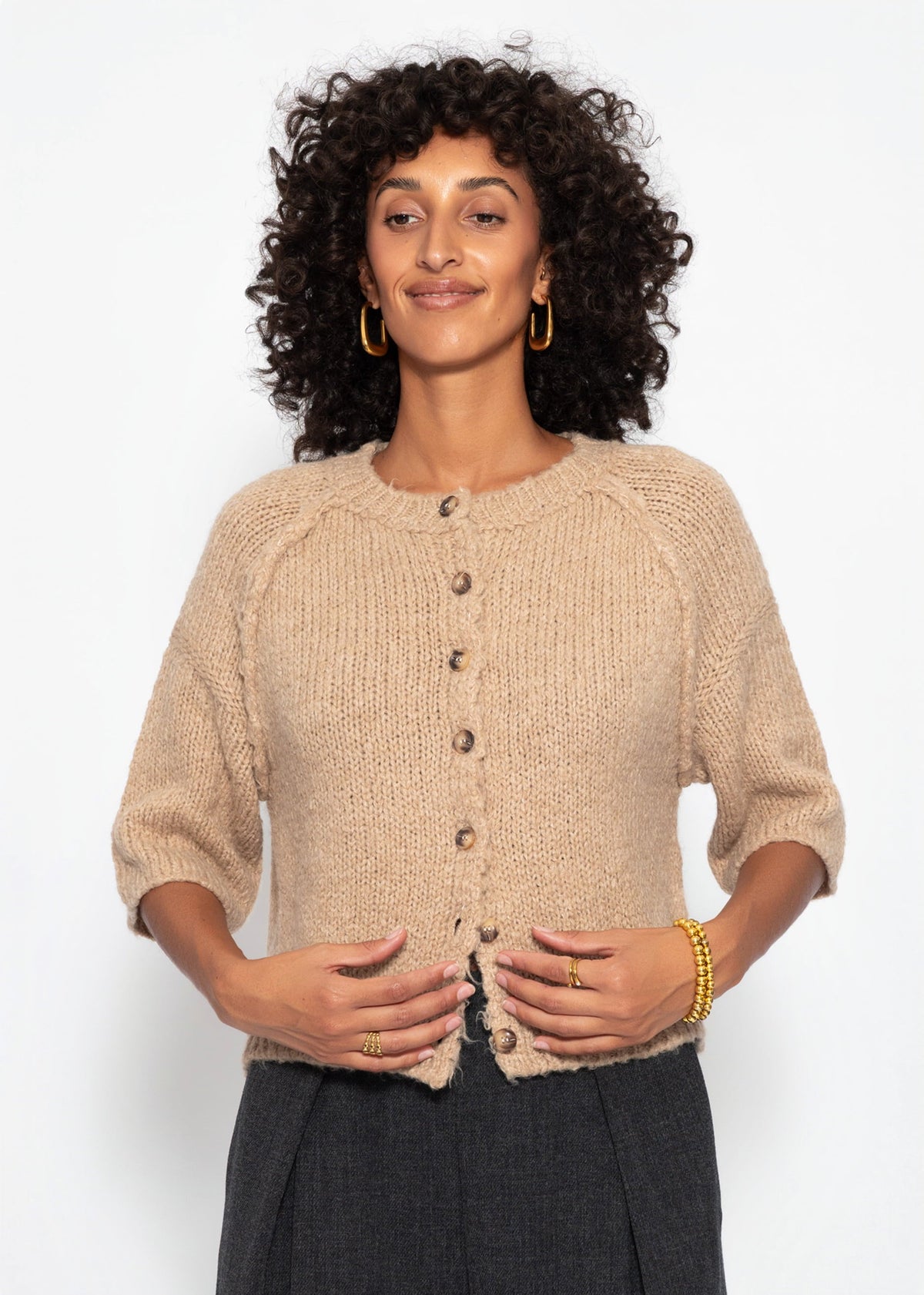 Cardigan à manches courtes avec coutures apparentes - beige