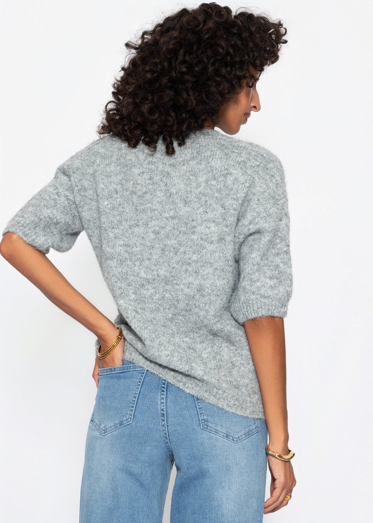Pull en tricot à manches courtes avec décolleté en V - gris clair