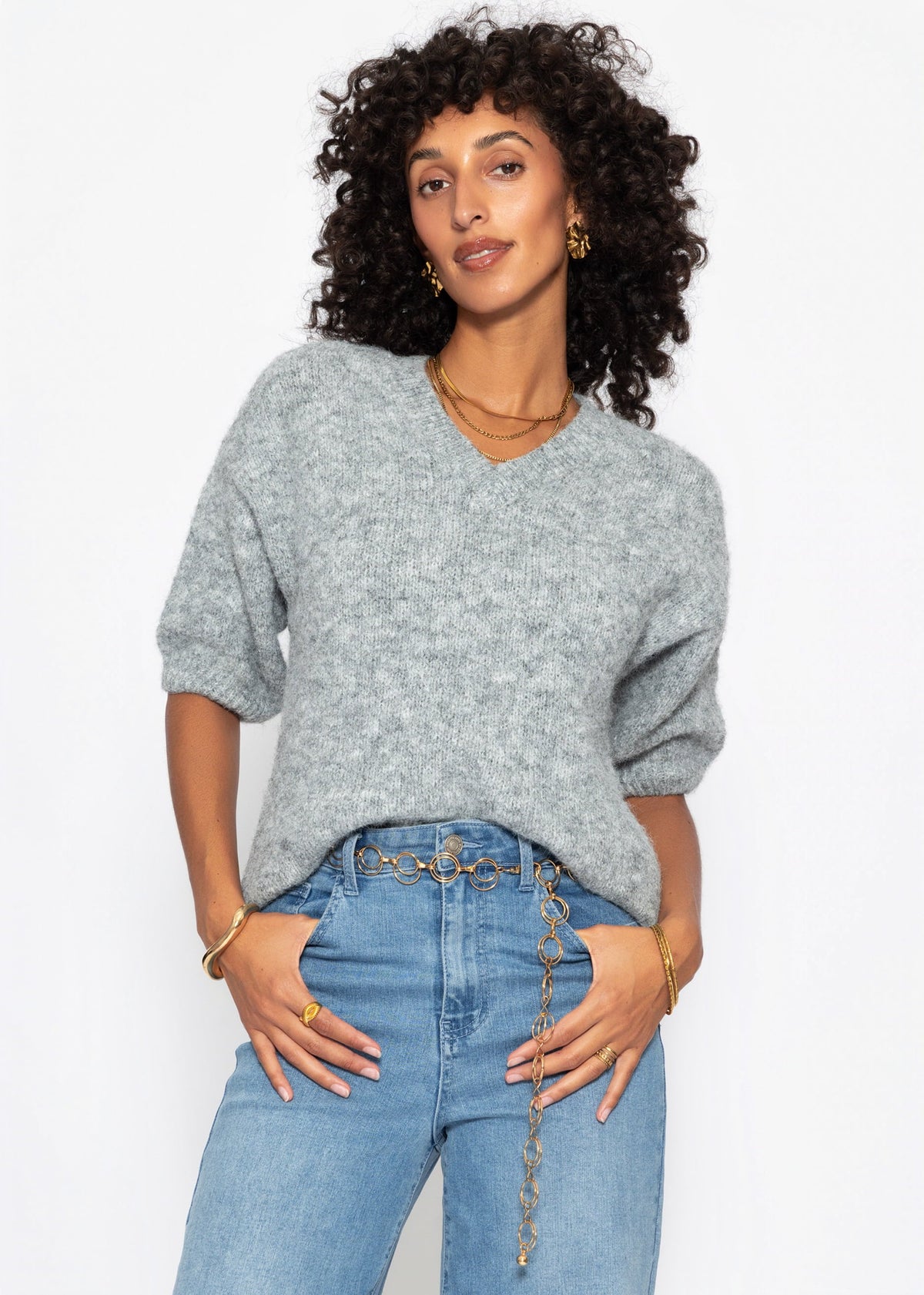 Pull en tricot à manches courtes avec décolleté en V - gris clair