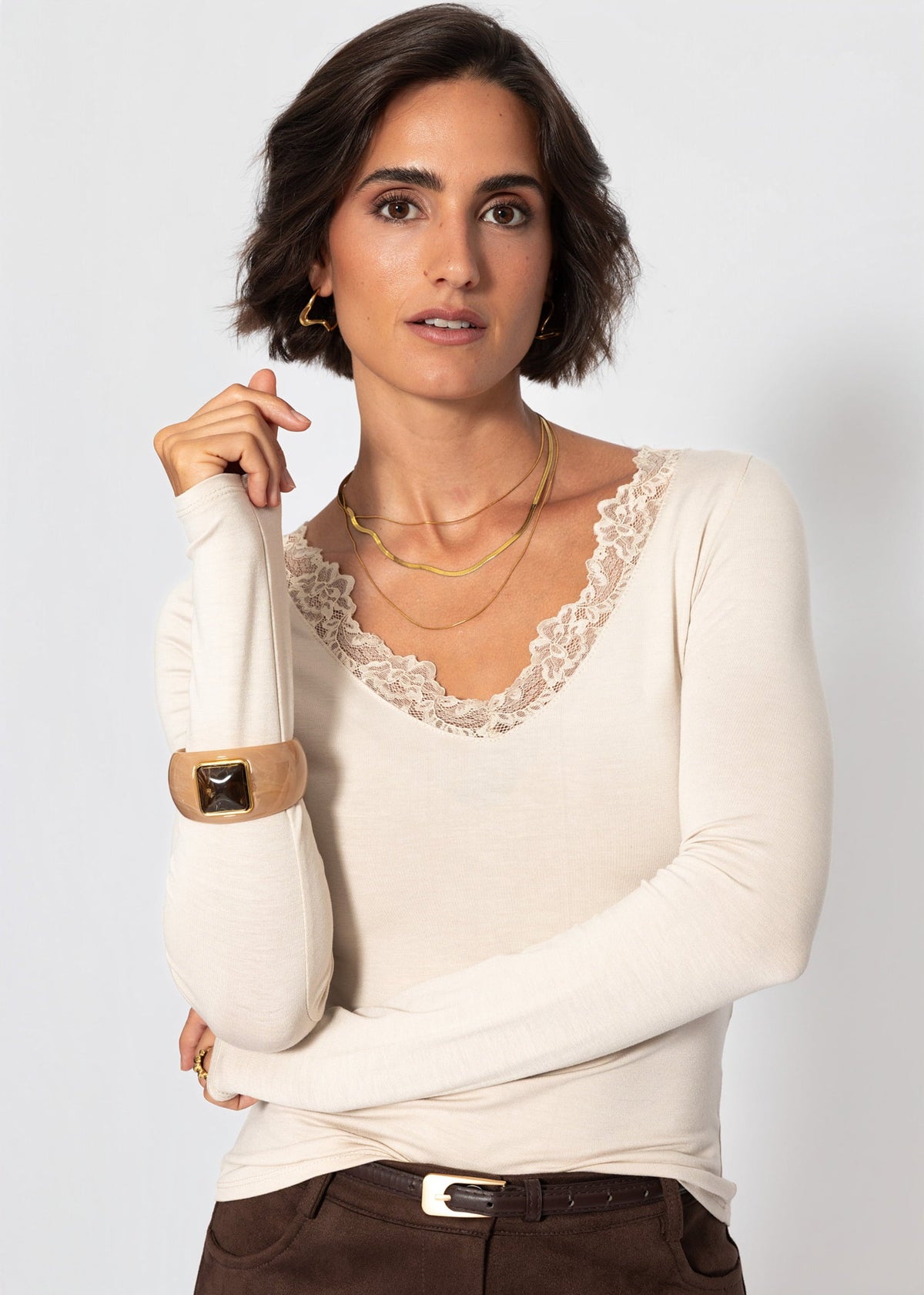 T-shirt à manches longues avec décolleté en dentelle - beige clair