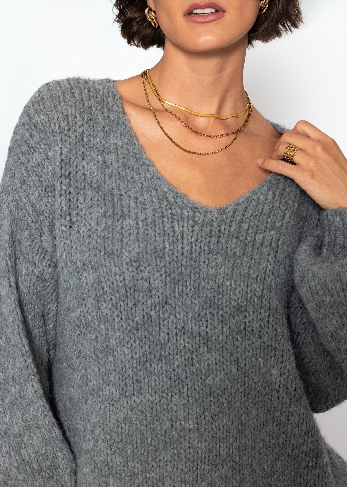 Pull oversize avec décolleté en V - gris foncé