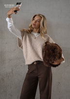 Pullunder avec décolleté en V - beige