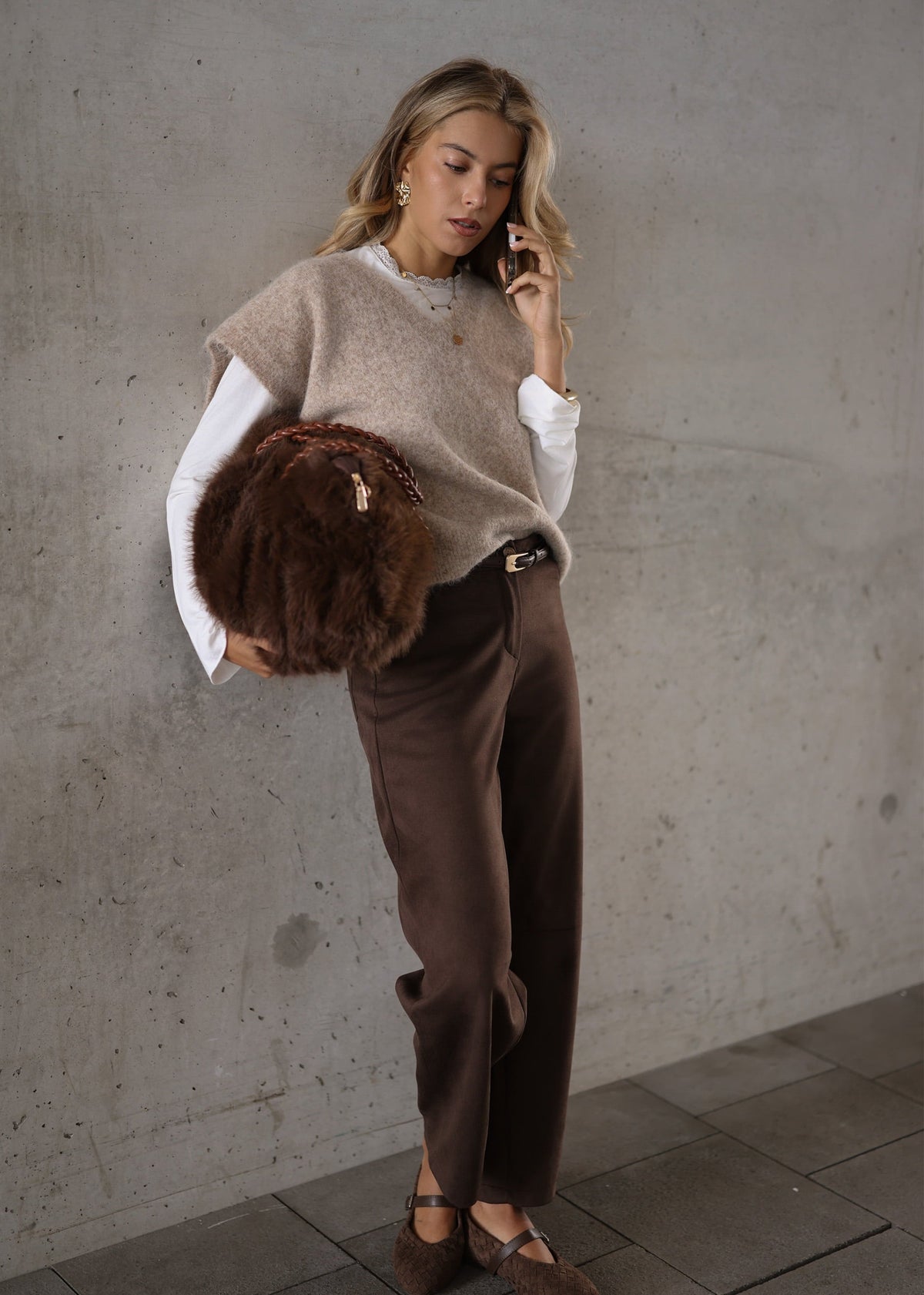 Pullunder avec décolleté en V - beige