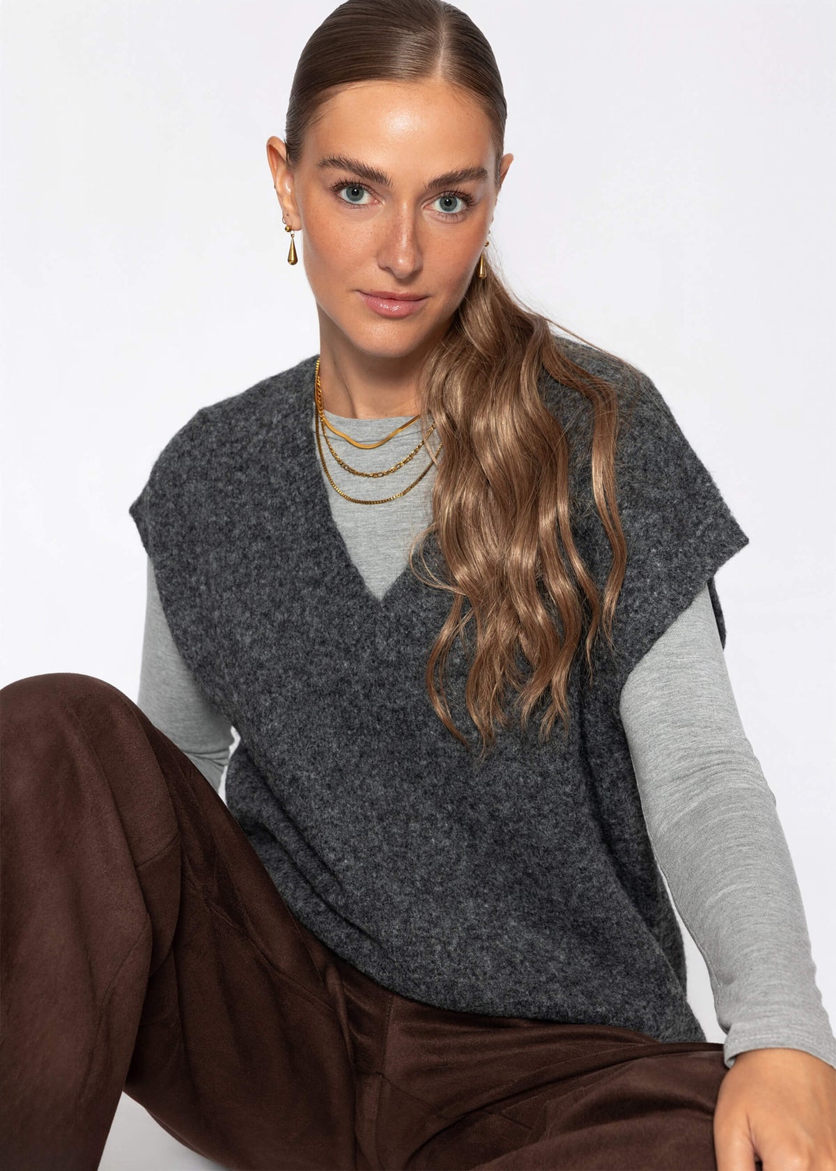 Pullunder à décolleté en V - gris foncé