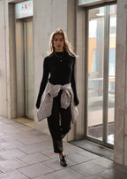 Pull en maille côtelée avec col montant - noir