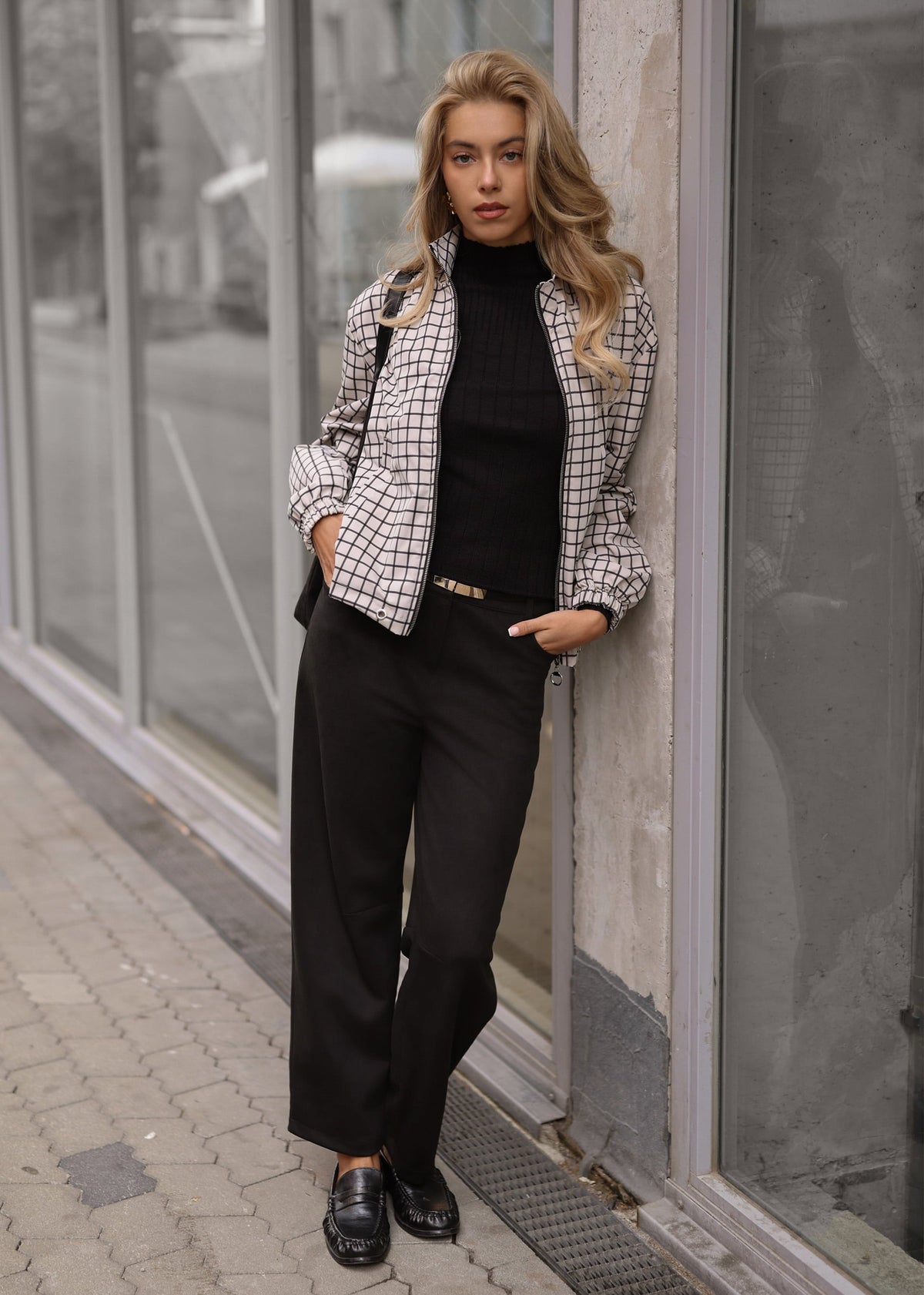 Pull en maille côtelée avec col montant - noir