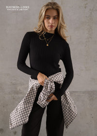 Pull en maille côtelée avec col montant - noir