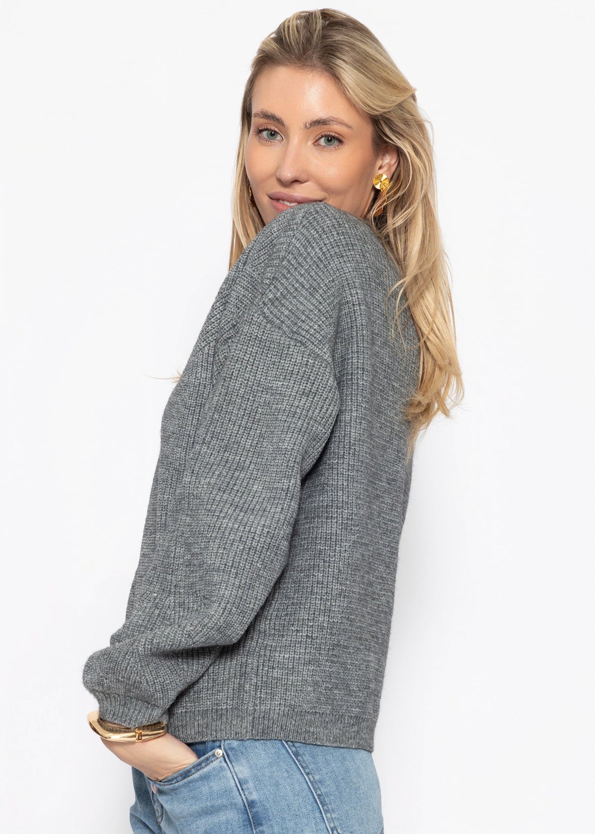 Pull en maille côtelée avec un col en V haut - gris