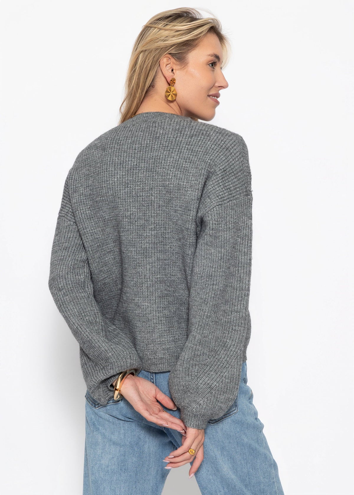 Pull en maille côtelée avec un col en V haut - gris
