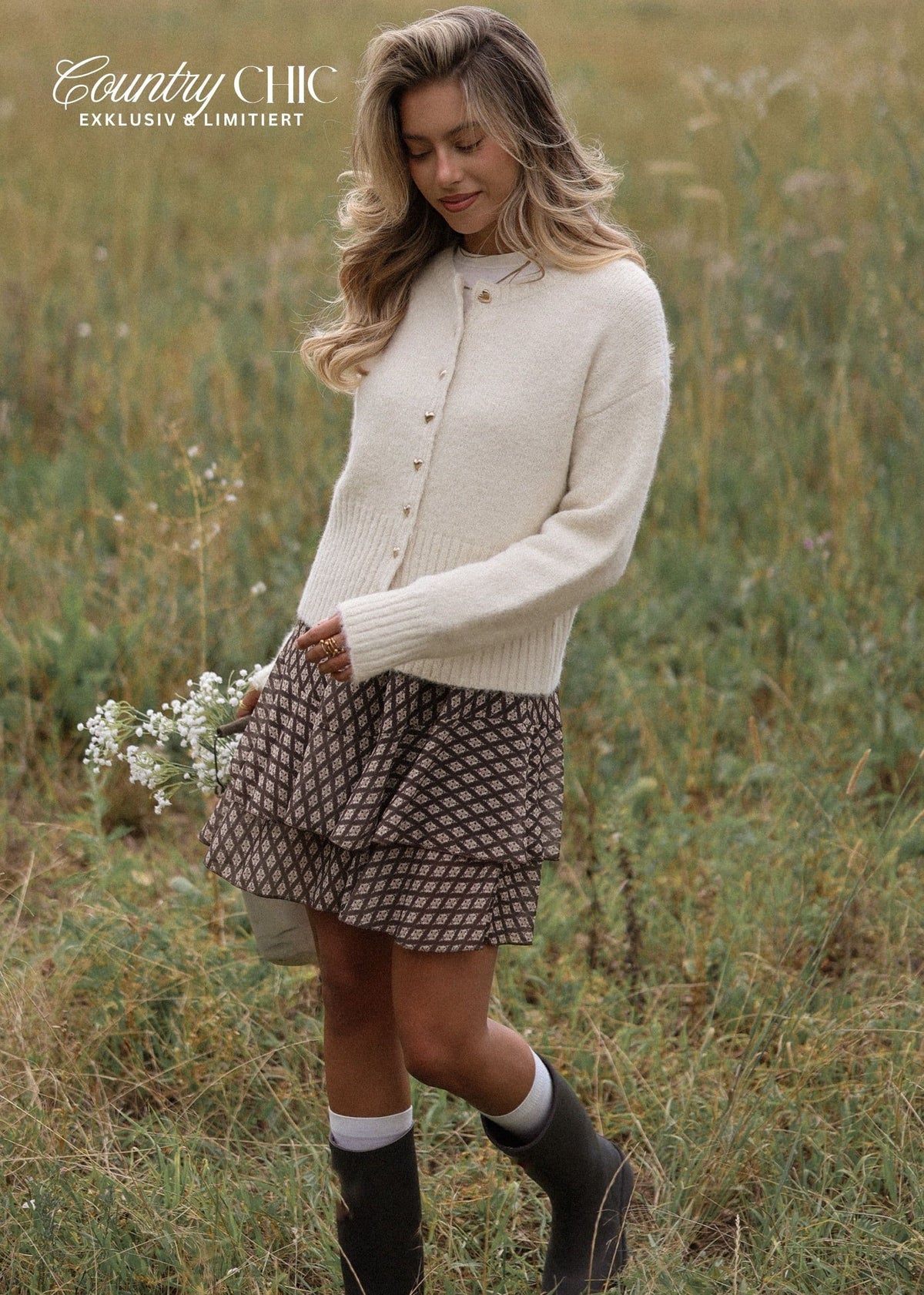Cardigan avec boutons en forme de cœur - blanc cassé