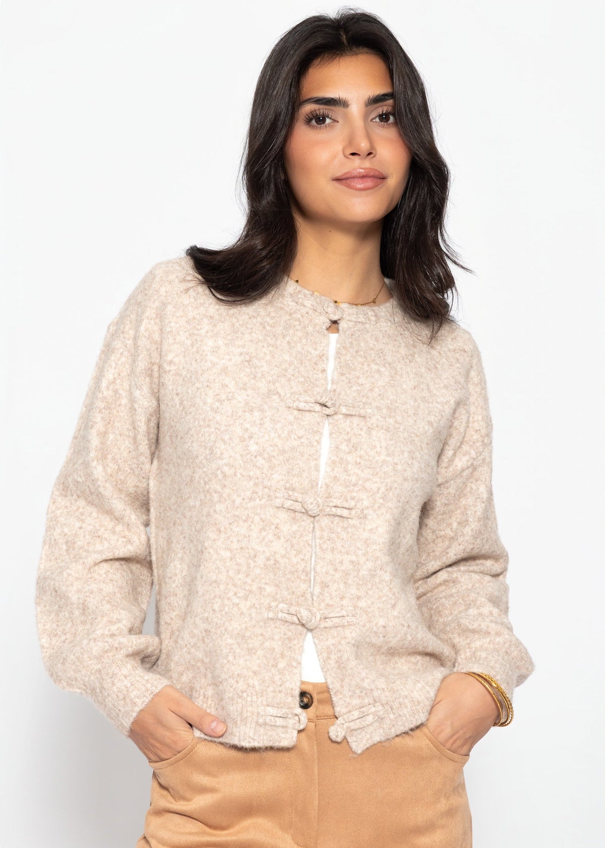 Gilet en tricot avec fermeture à nouer - beige