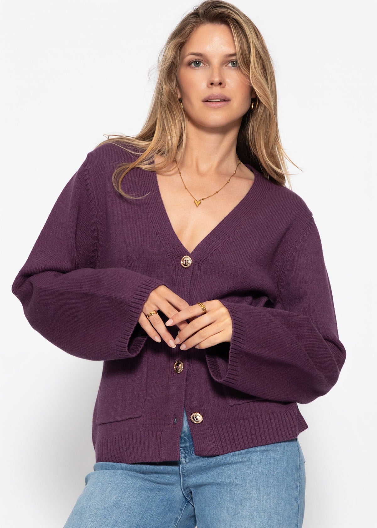 Gilet avec décolleté en V et boutons dorés - prune