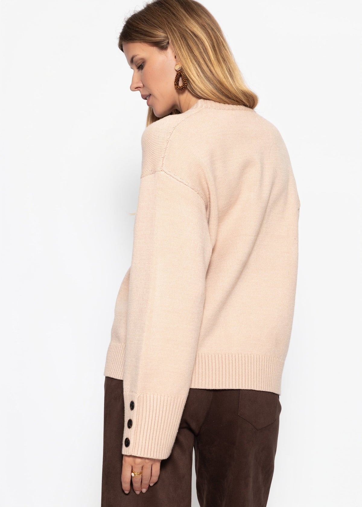 Pull en tricot avec détail de bouton - beige