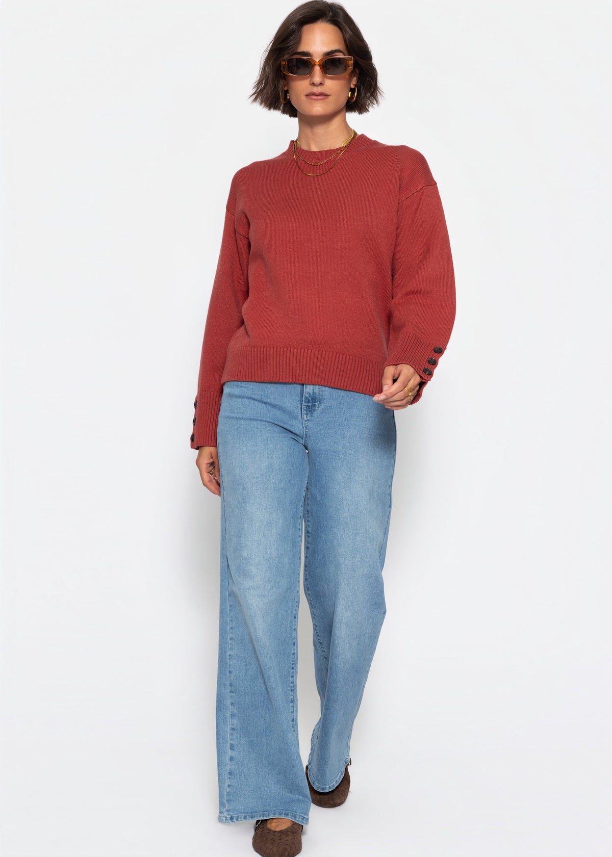 Pull en tricot avec détail de bouton - rouge rouille