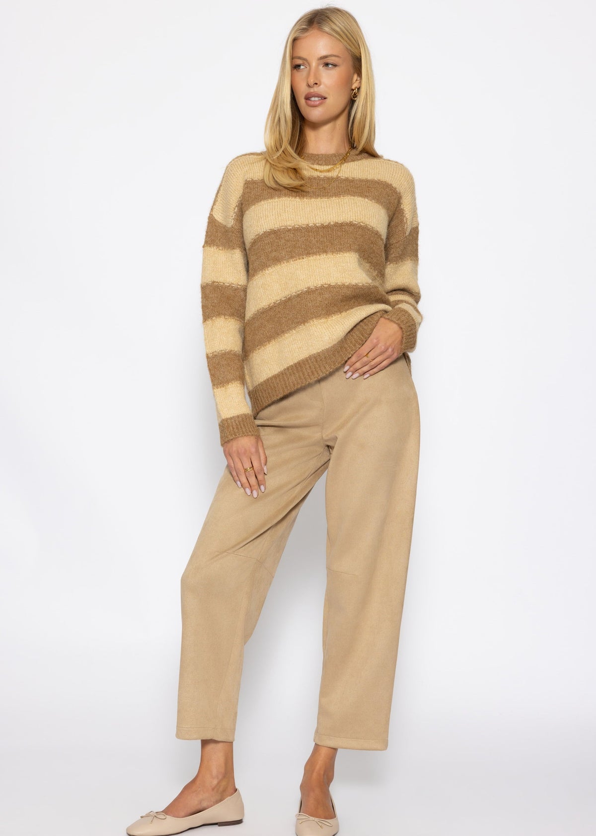 Pull en tricot à rayures - camel-beige