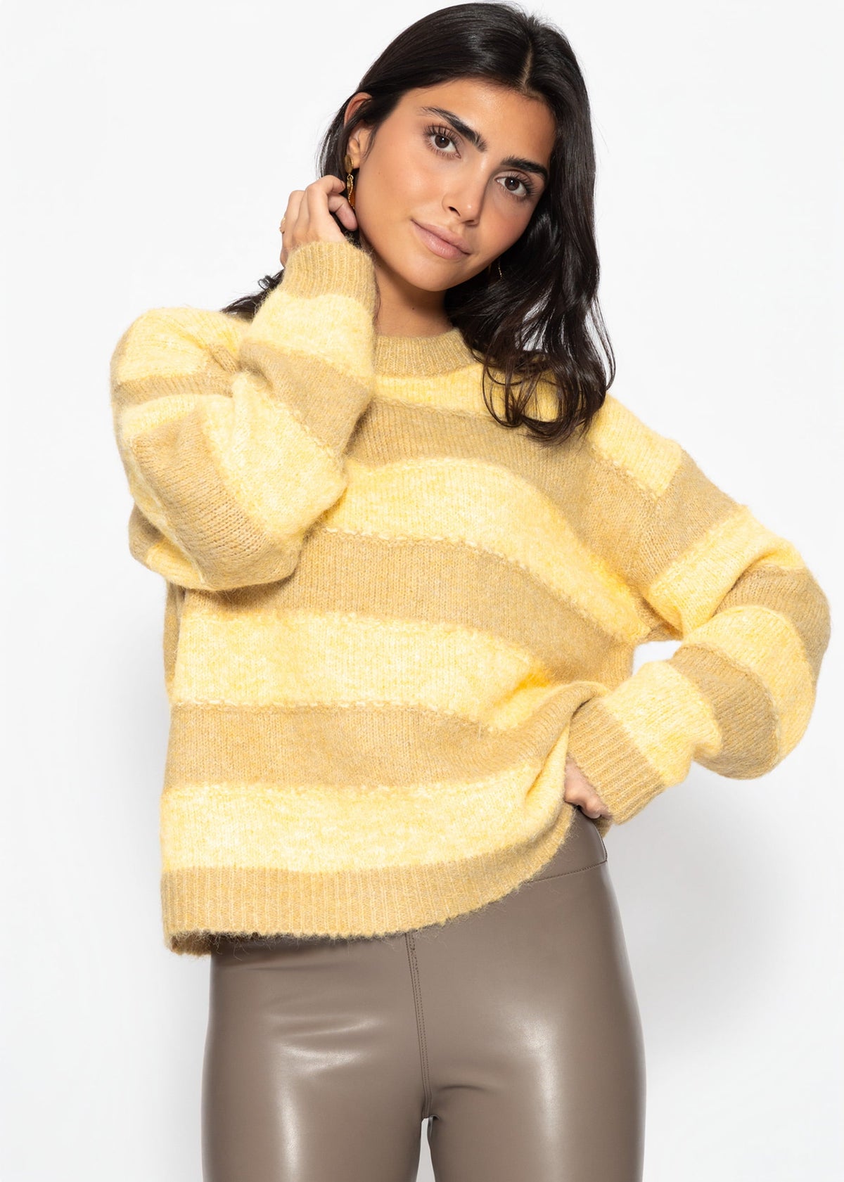 Pull en tricot à rayures - jaune-taupe