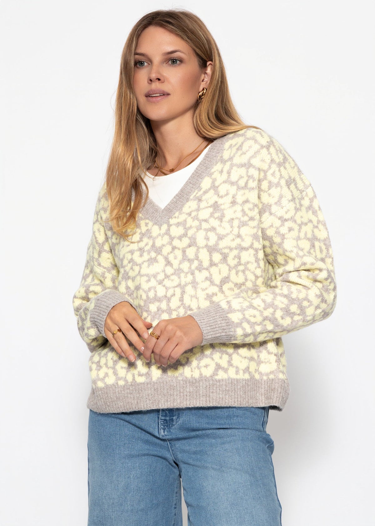 Pull en tricot à motif léopard - beige-jaune