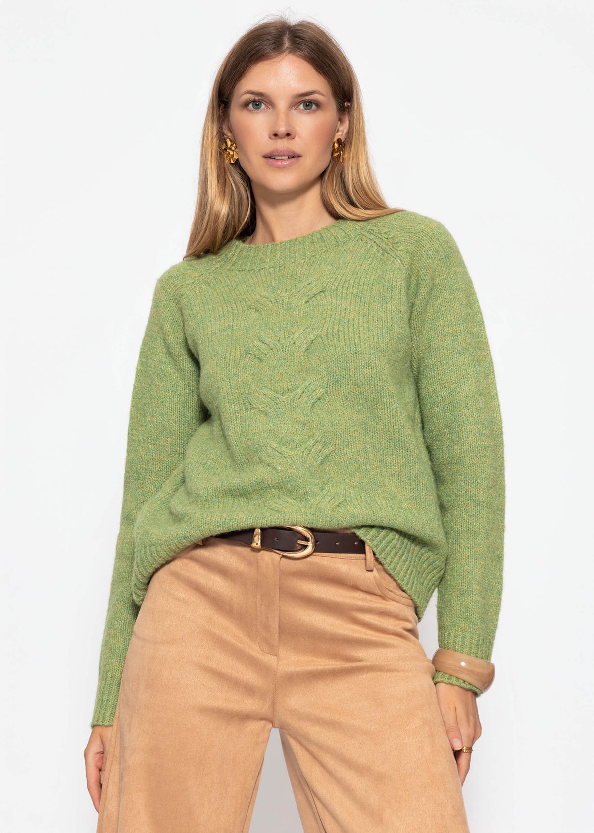Pull en tricot avec motif en torsades - vert