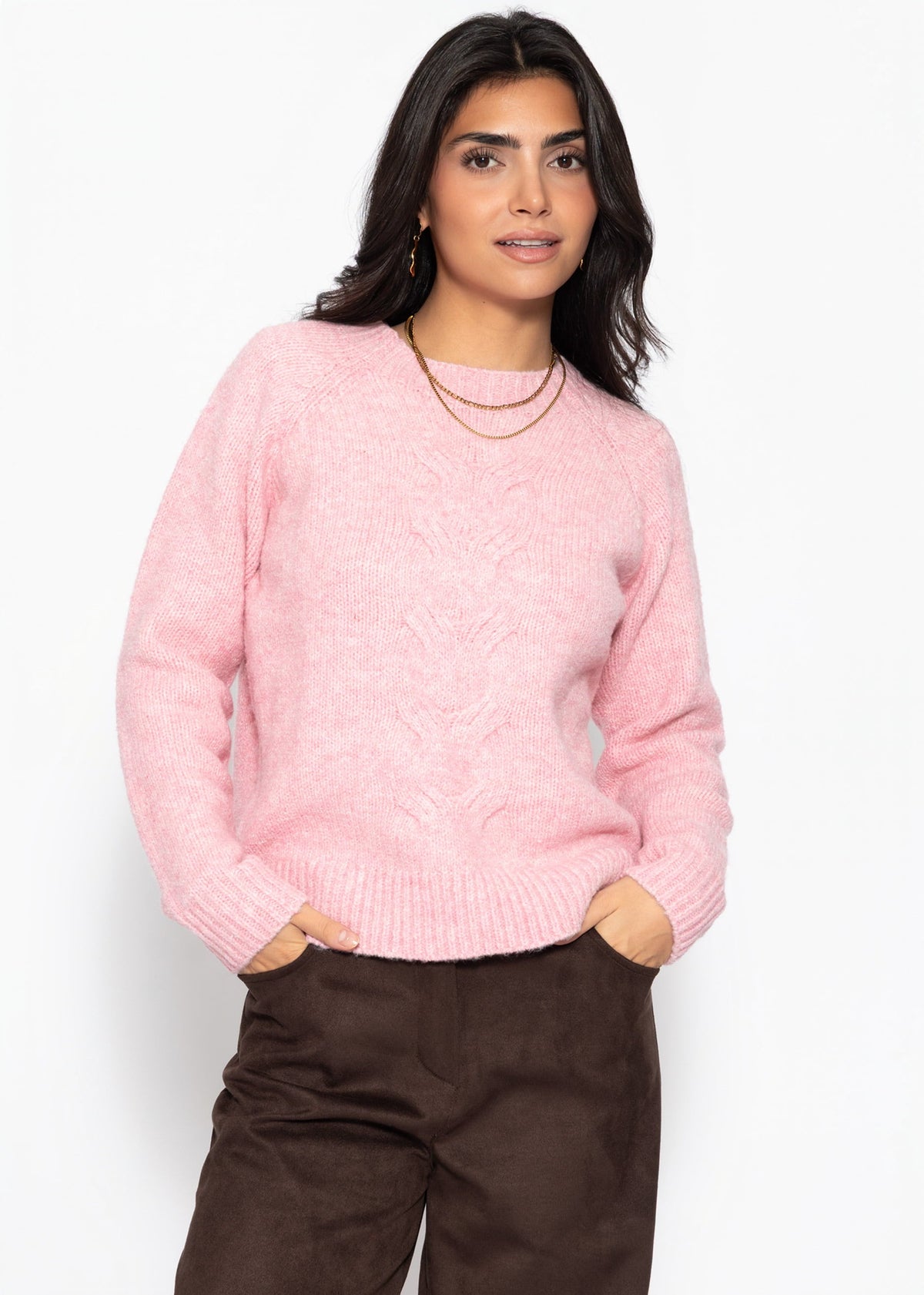 Pull en tricot avec motif en torsades - rose