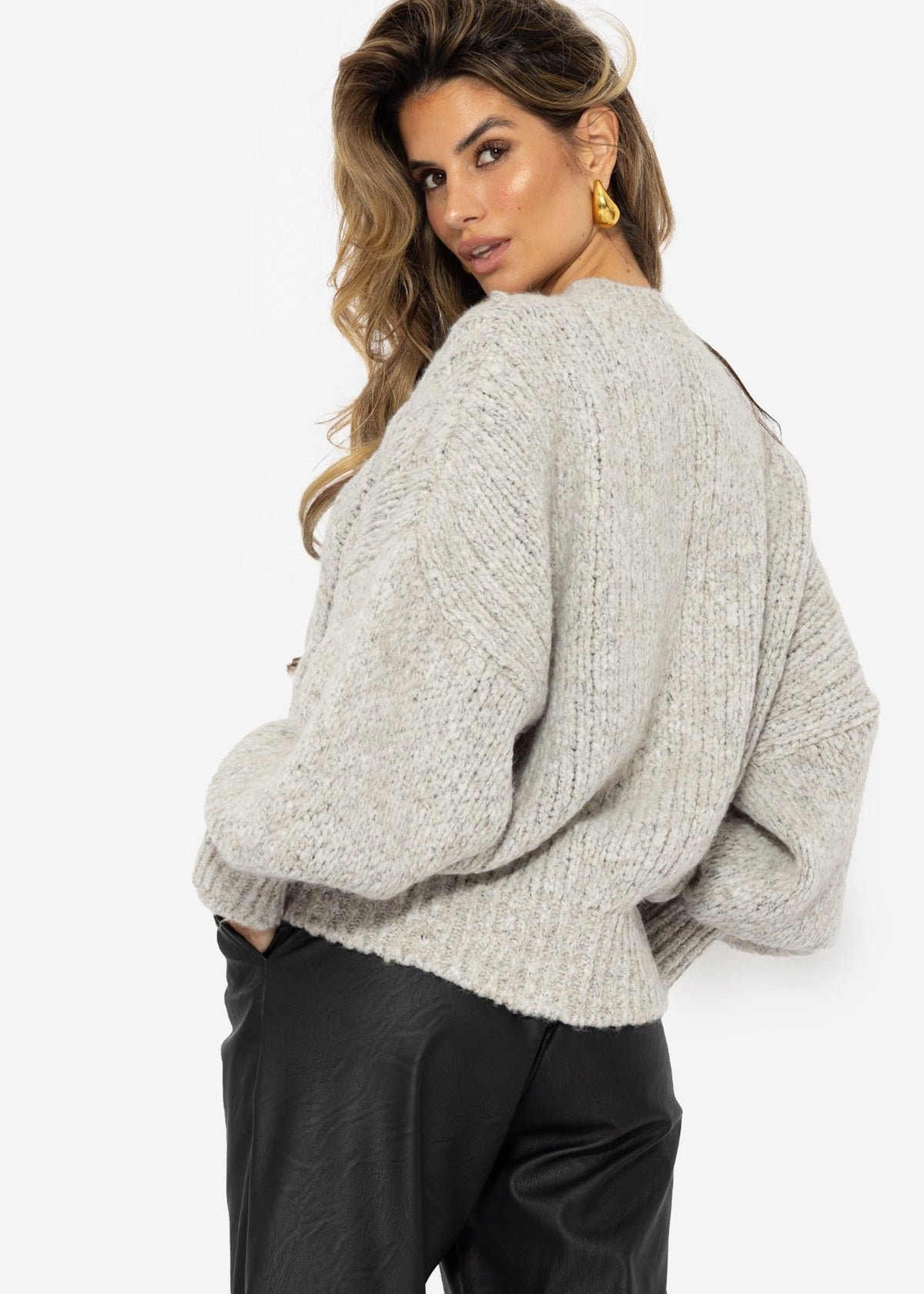 Super douce veste en tricot avec motif en torsade - gris clair