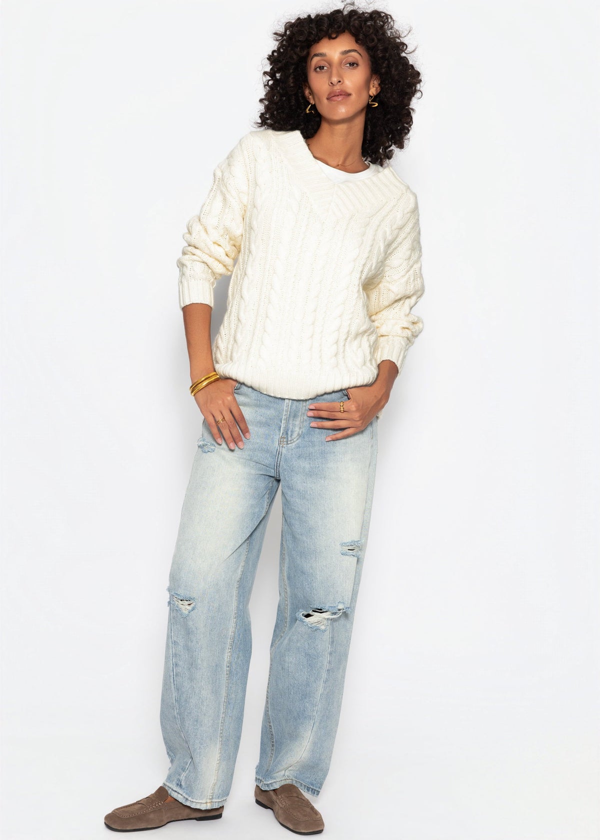 Pull en tricot torsadé avec décolleté en V - blanc cassé